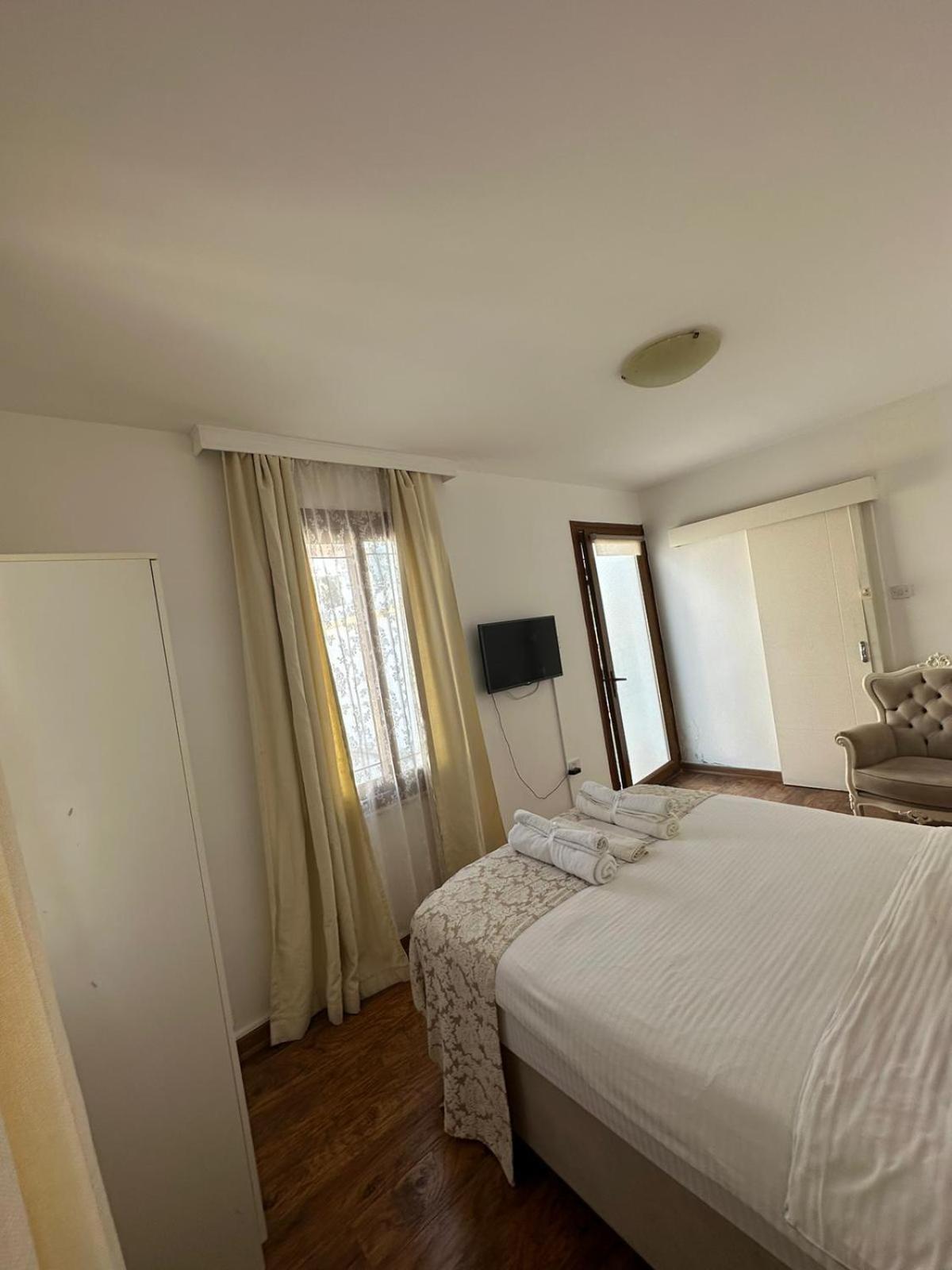 Lord'S Residence Boutique Hotel Kyrenia  Exteriör bild