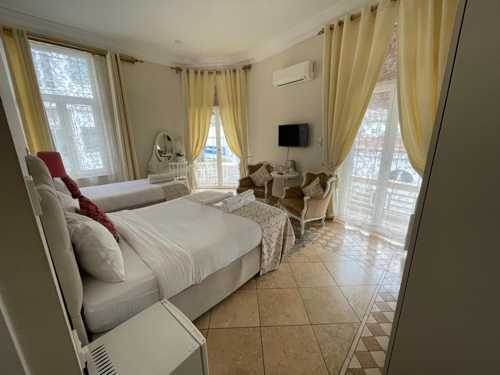 Lord'S Residence Boutique Hotel Kyrenia  Exteriör bild