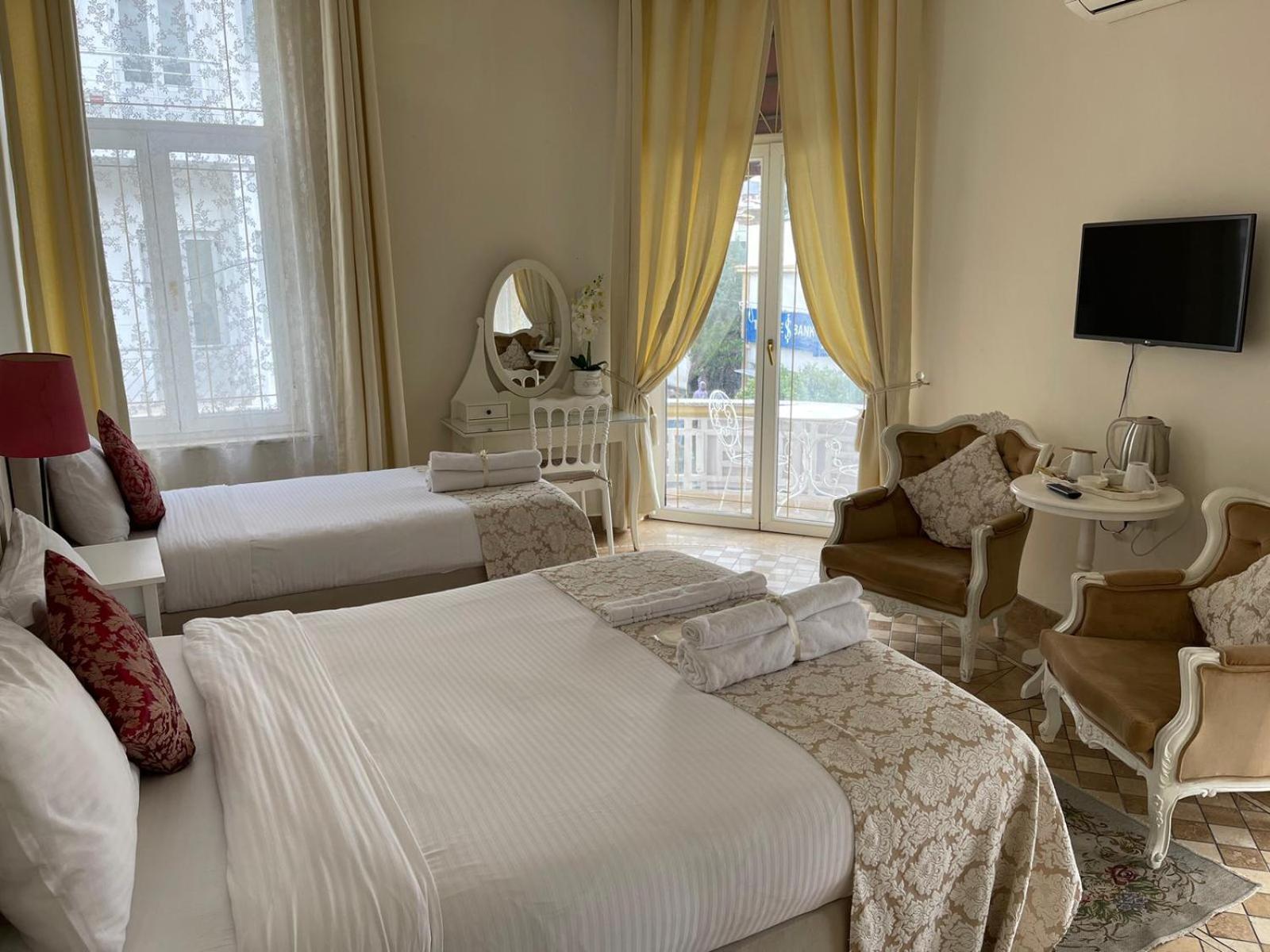Lord'S Residence Boutique Hotel Kyrenia  Exteriör bild