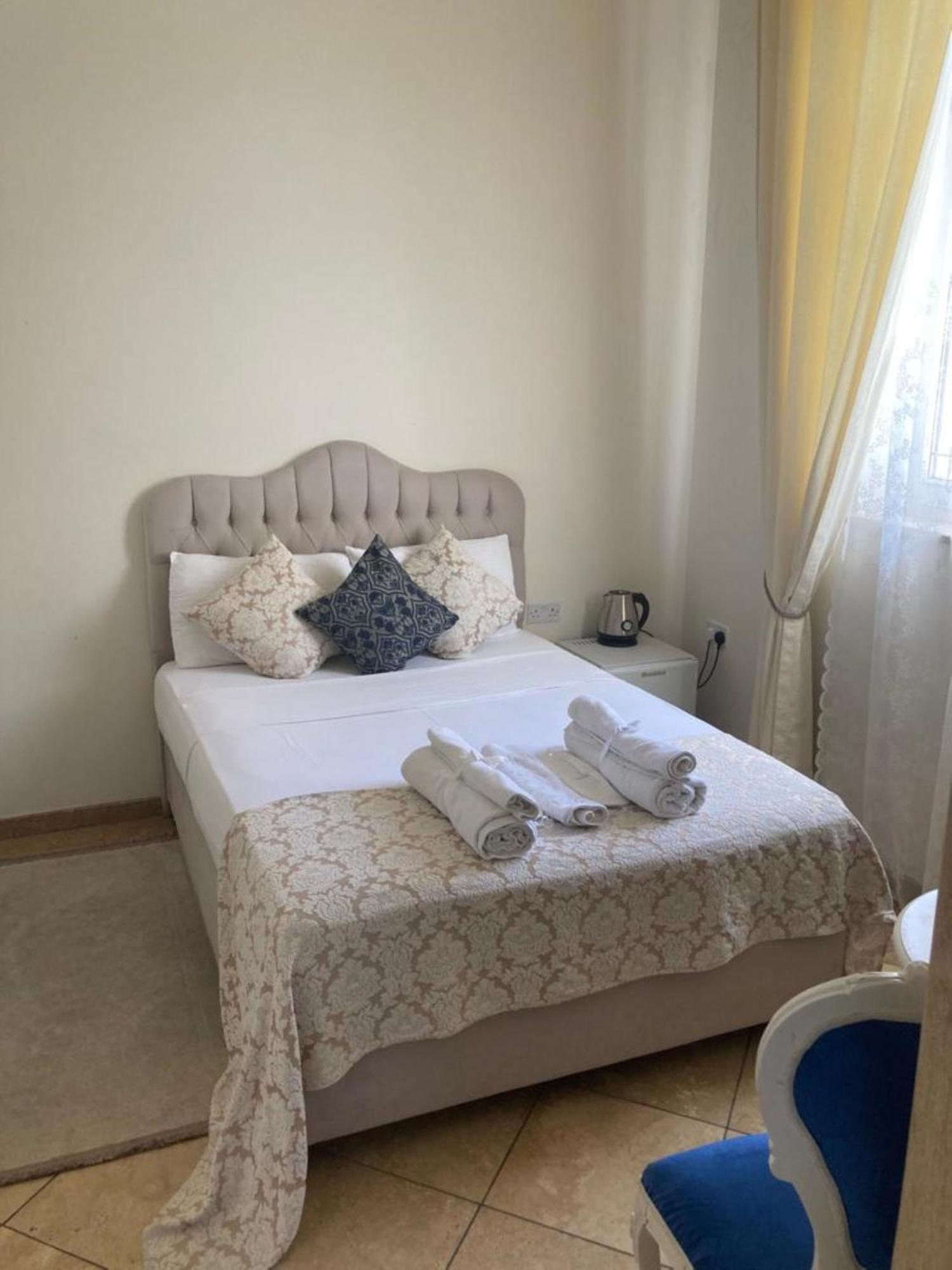 Lord'S Residence Boutique Hotel Kyrenia  Exteriör bild